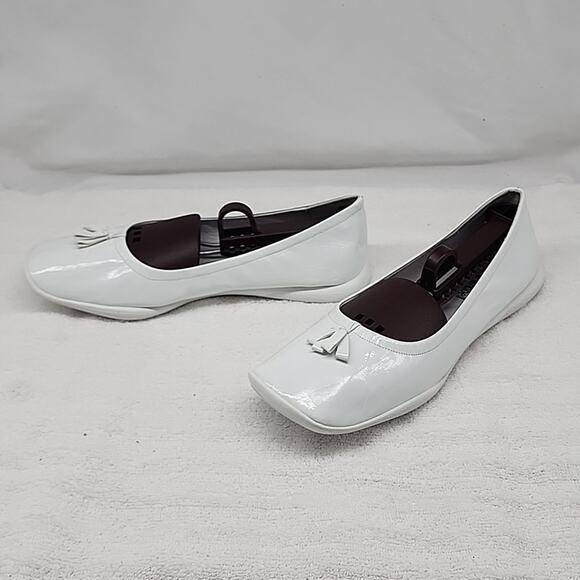 JEFFREY CAMPBELL BALLERINA FLAT IN WHITE CRINKLE PATTEN LADIES 8.5 NWOB GORGEOUS - Picture 5 of 16